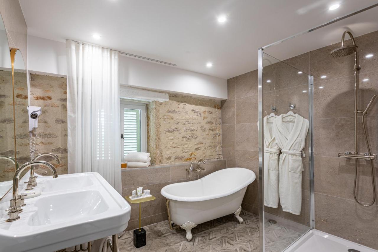 Castel De Tres Girard - Hotel & Restaurant - Teritoria Morey-Saint-Denis Εξωτερικό φωτογραφία